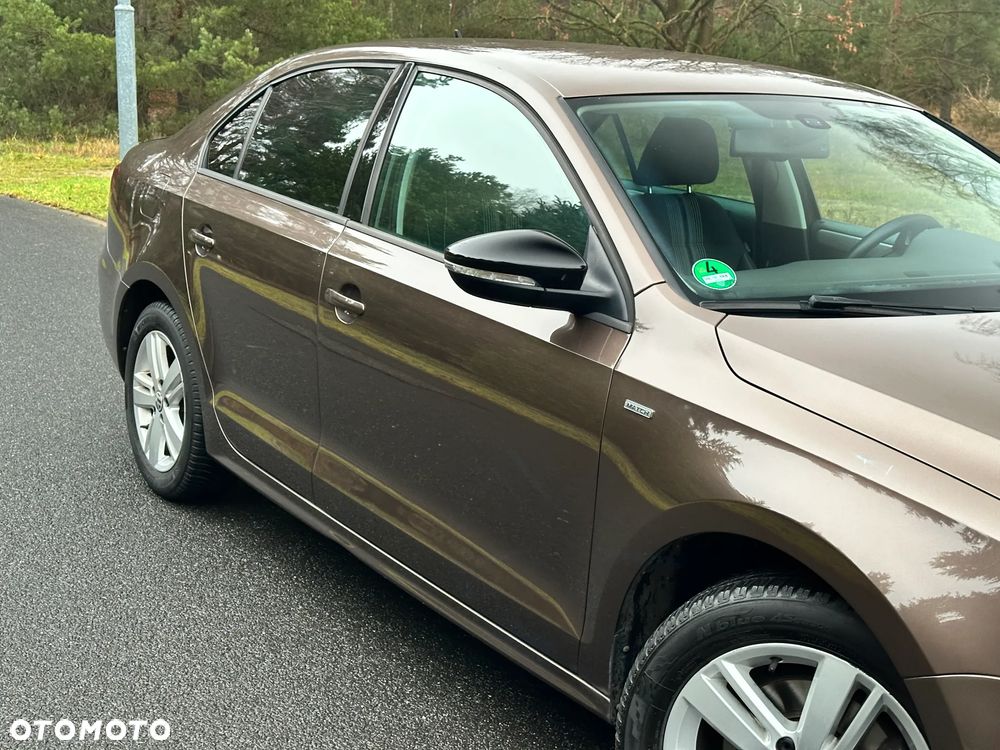 Volkswagen Jetta 1.4 TSI Match - 17