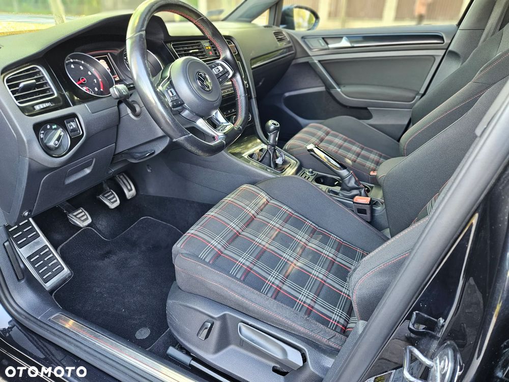 Volkswagen Golf GTI 2.0 TSI OPF Performance - 10