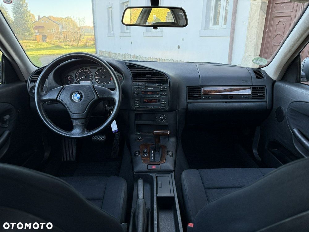 BMW Seria 3 316i - 3