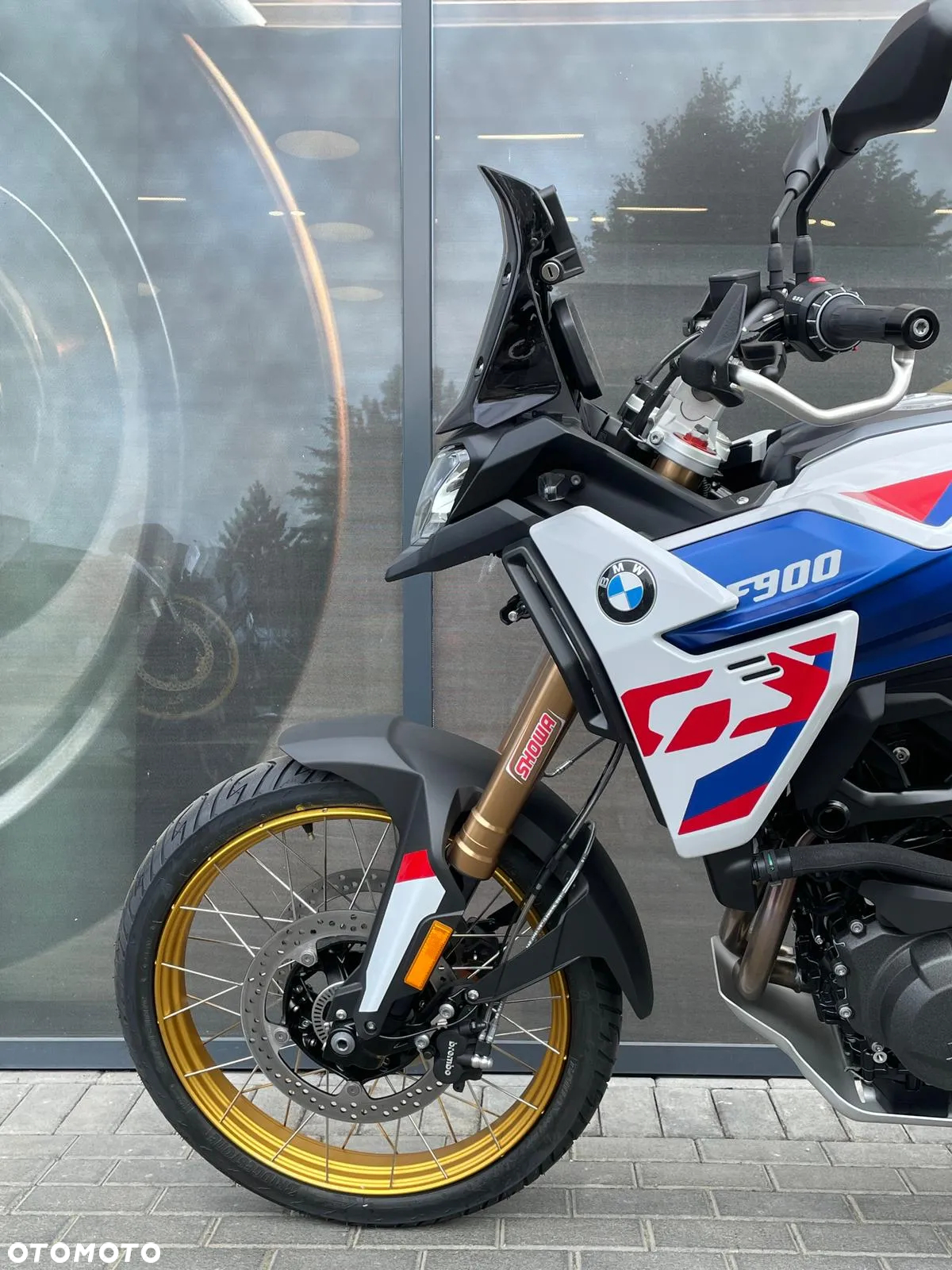 BMW F - 9
