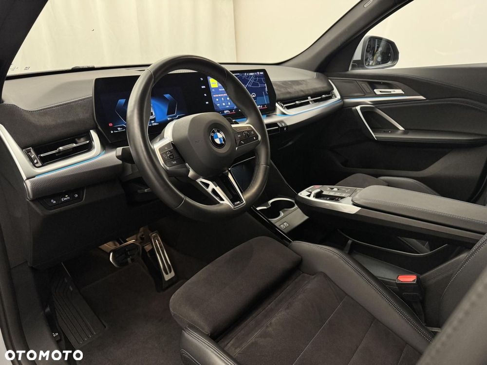 BMW X2 - 16