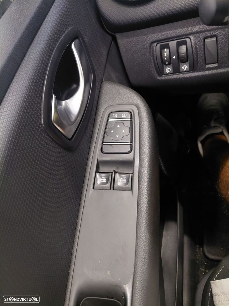 Renault Clio 0.9 TCe Limited - 22