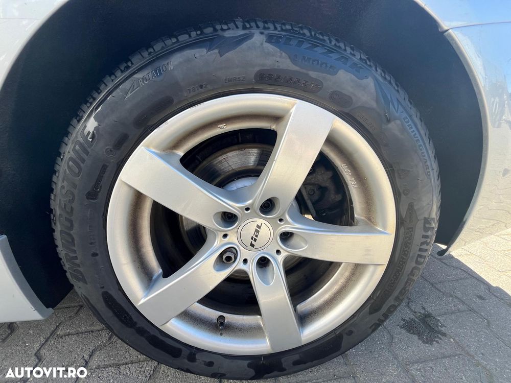 BMW Seria 5 520d - 23