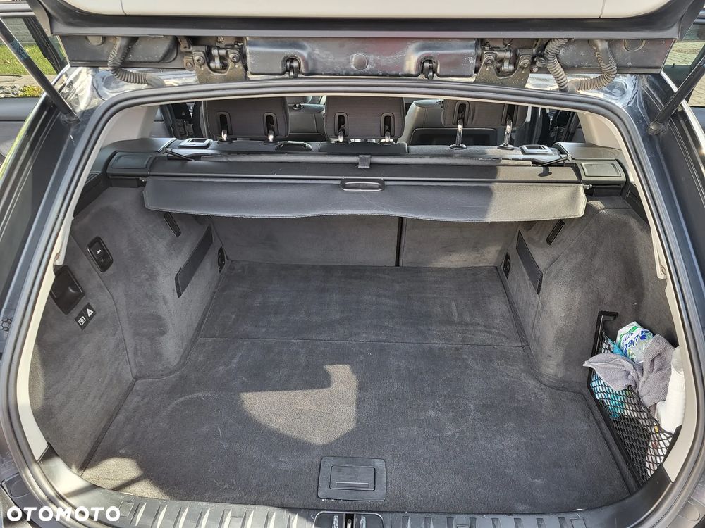 BMW Seria 3 318i - 23