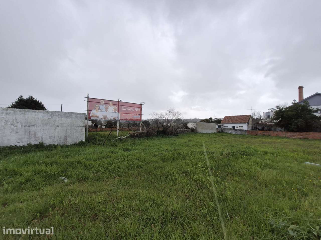 Terreno urbano, de 1750m², a 1 minuto do centro da Marinha Grande. - Grande imagem: 3/7