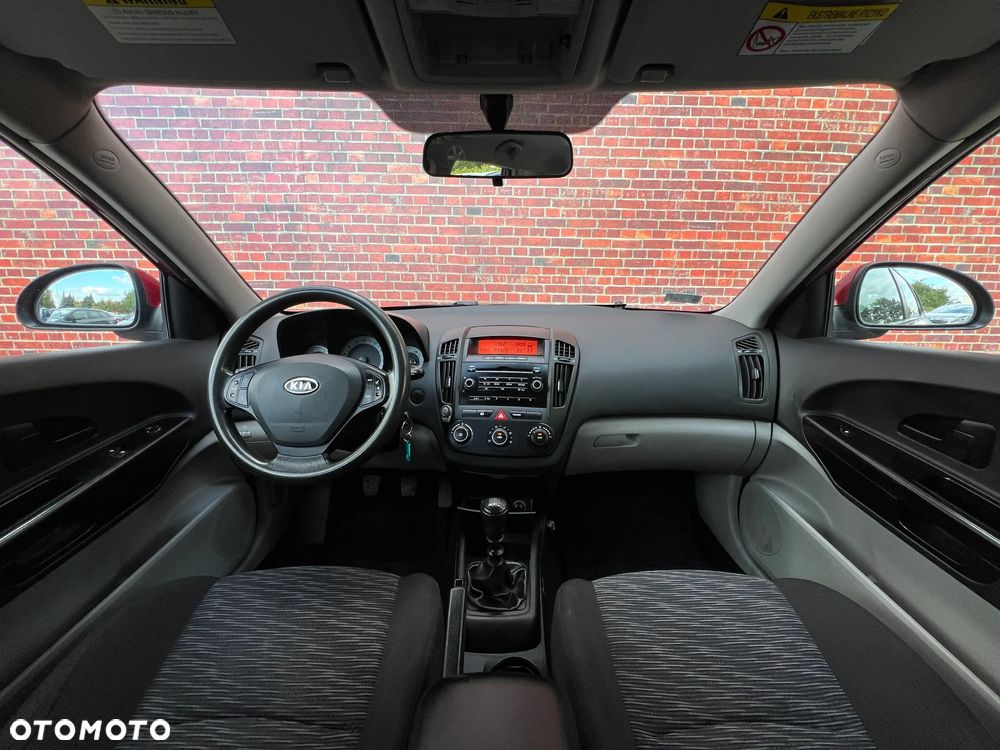 Kia Ceed - 6