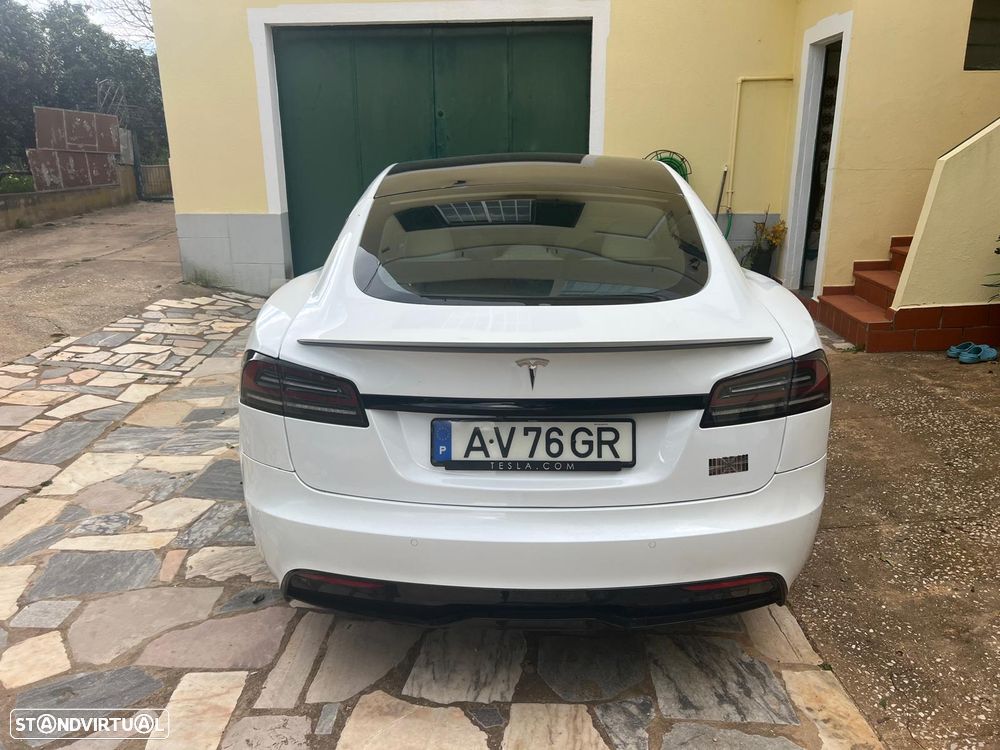 Tesla Model S - 5