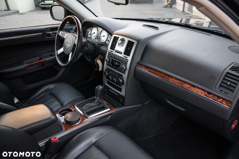 Chrysler 300C - 18