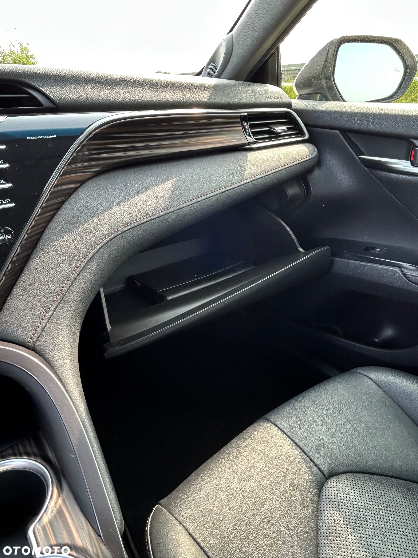 Toyota Camry 2.5 Hybrid Executive CVT - 29