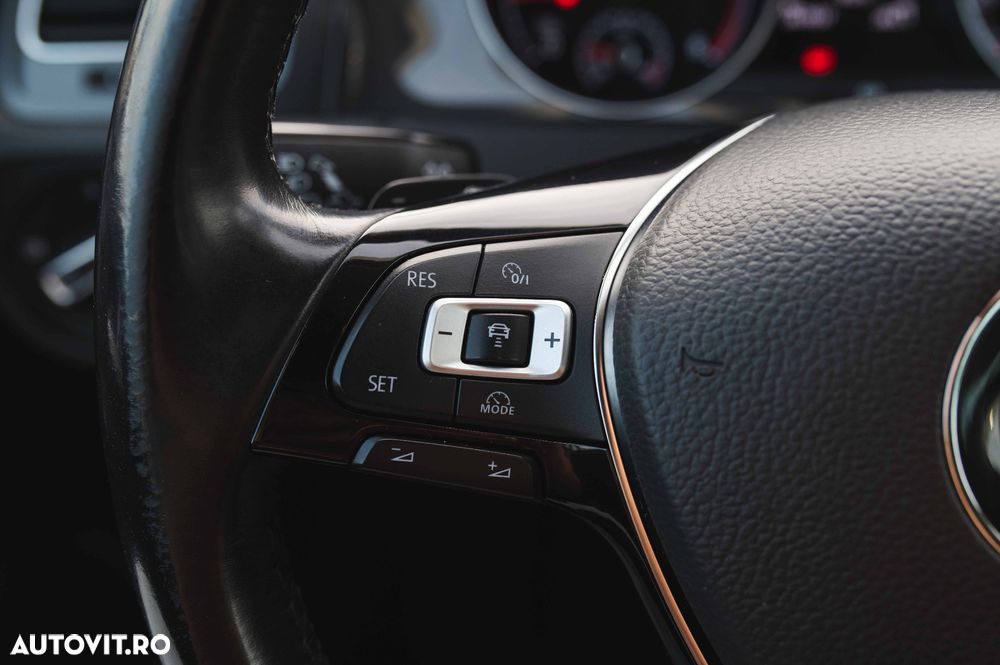 Volkswagen Golf 2.0 TDI DSG Highline - 33