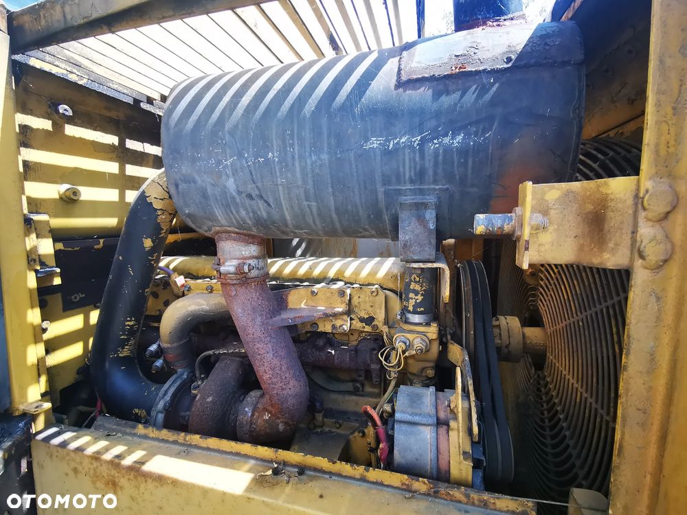 Caterpillar 928F - 5