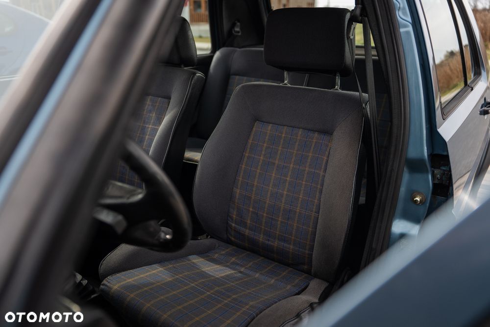 Volkswagen Golf - 30