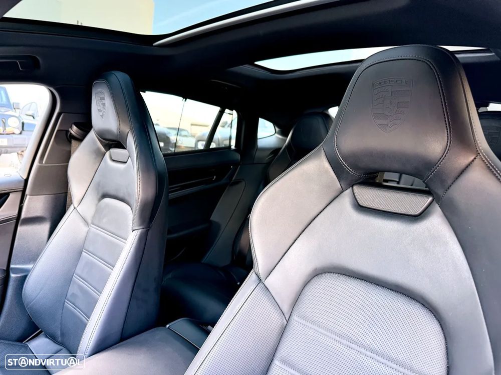 Porsche Panamera 4 E-Hybrid - 27