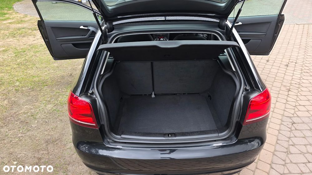 Audi A3 3-drzwiowe 1.6 TDI DPF Attraction - 34
