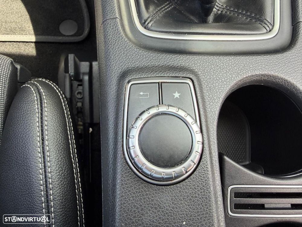 Mercedes-Benz A 180 d AMG Line - 23