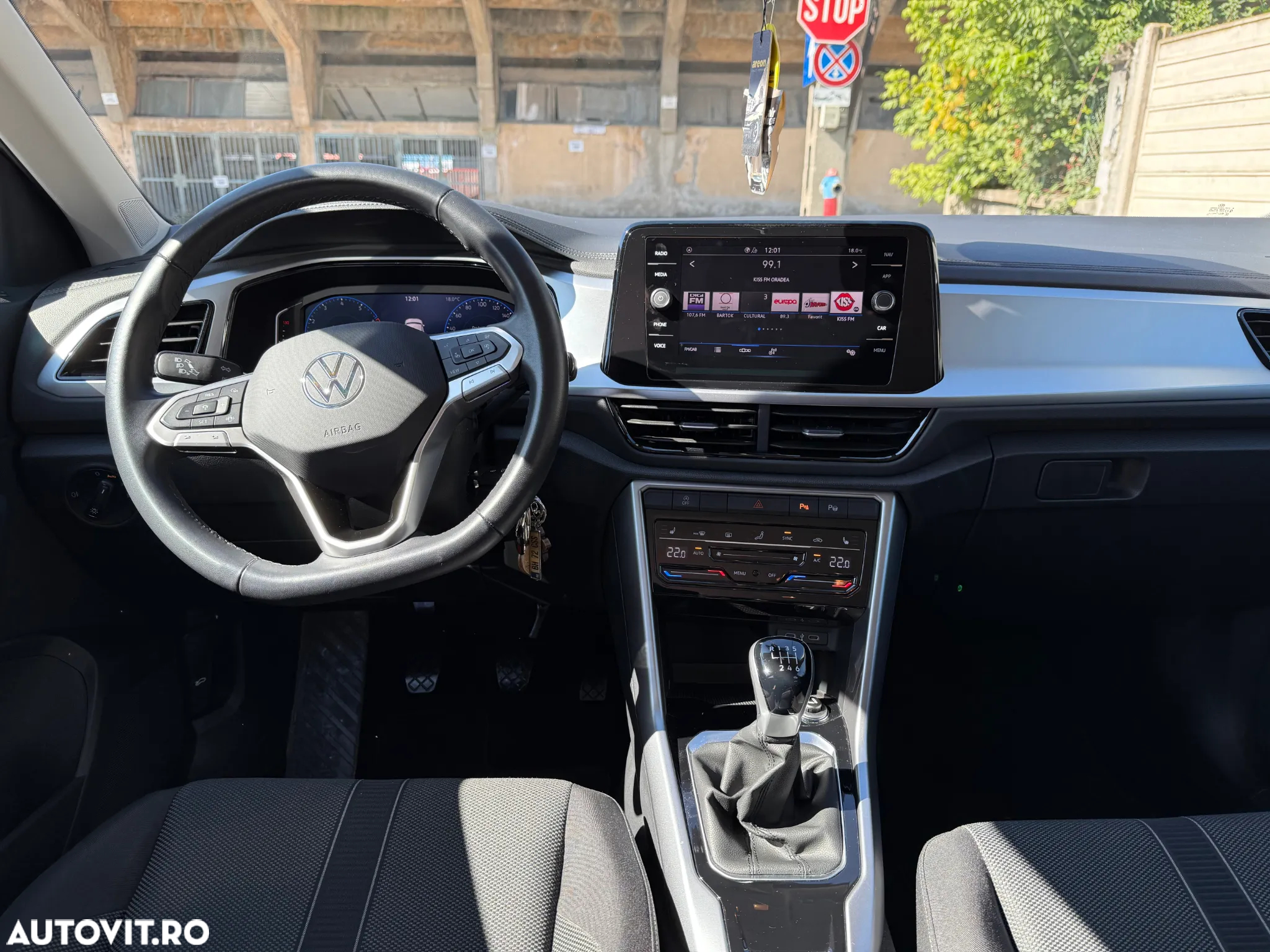 Volkswagen T-ROC 1.0 TSI Advanced - 11