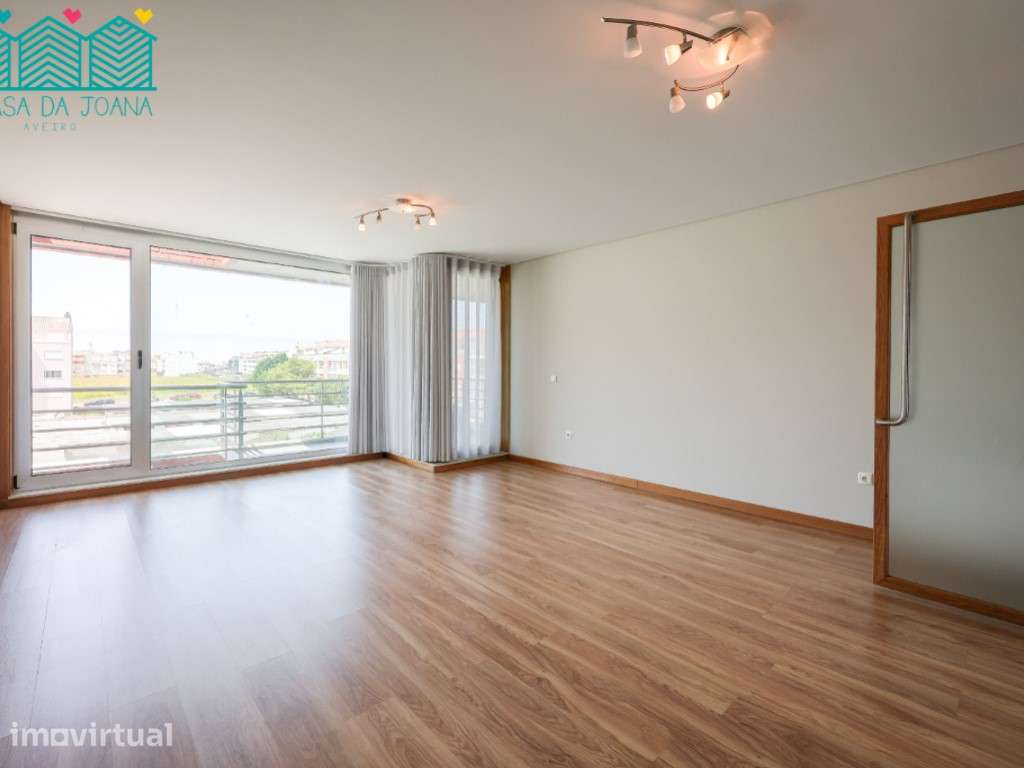 Apartamento T4 Duplex com vista ria - Grande imagem: 3/47