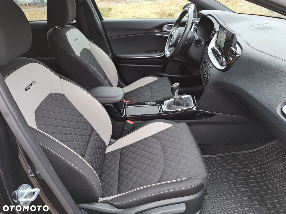 Kia ProCeed 1.5 T-GDI GT Line - 22