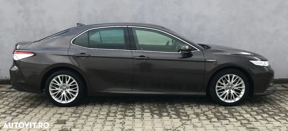 Toyota Camry 2.5 Hybrid Dynamic - 9