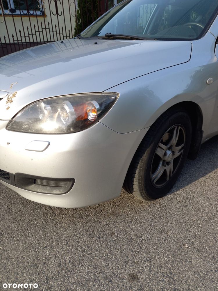 Mazda 3 1.6 Exclusive + - 9