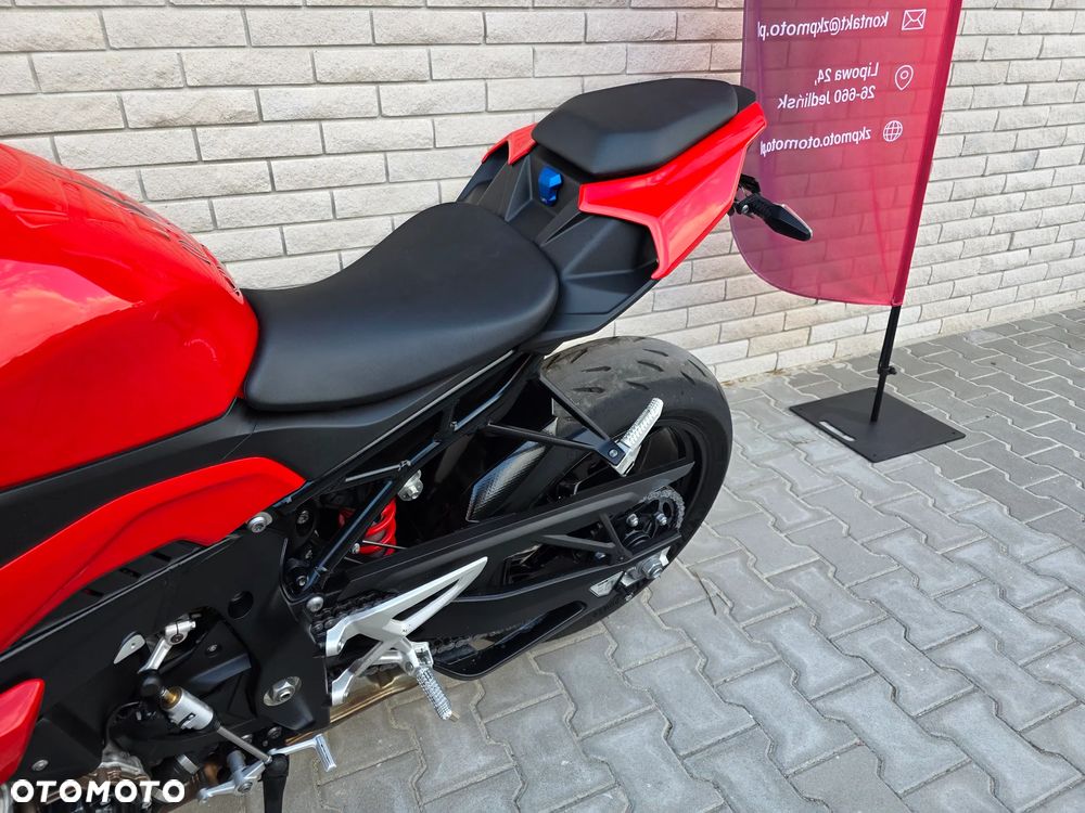 BMW S - 5