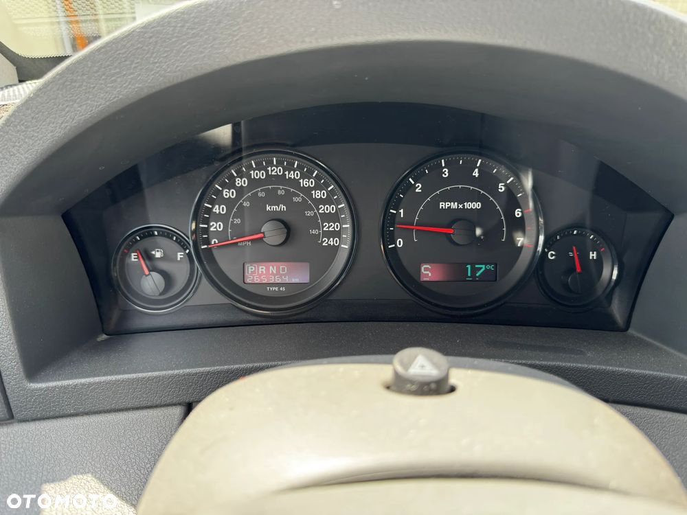 Jeep Grand Cherokee - 18