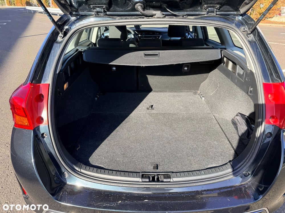 Toyota Auris - 18