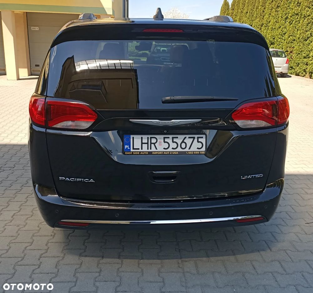 Chrysler Pacifica - 6