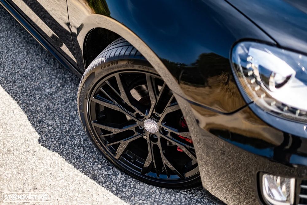 VW Golf 2.0 GTI DSG adidas - 4