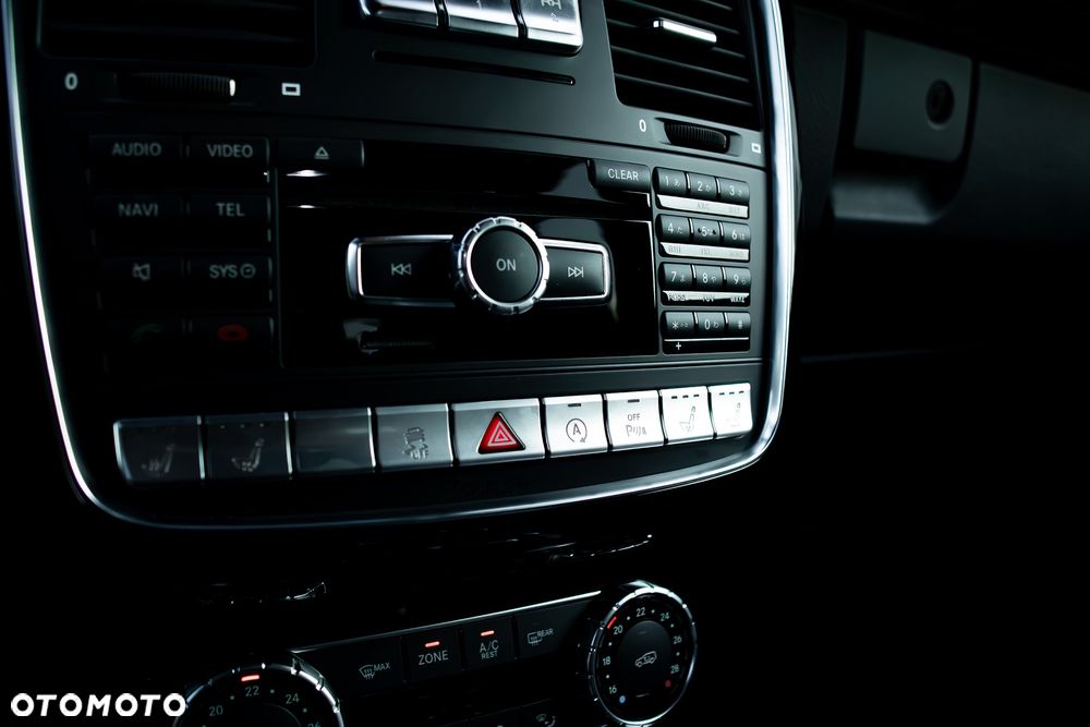 Mercedes-Benz Klasa G 63 AMG AMG SPEEDSHIFT 7G-TRONIC - 34