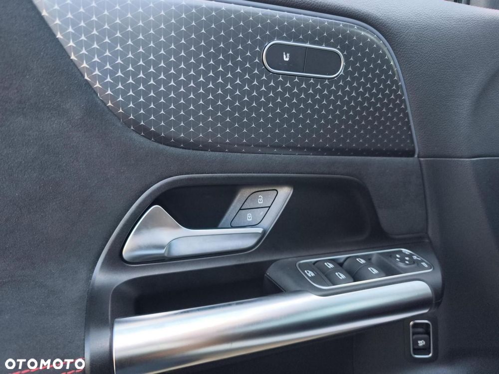 Mercedes-Benz EQA - 12