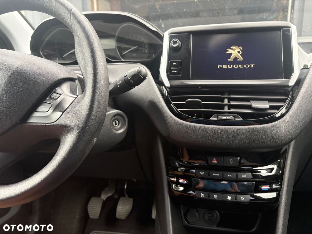 Peugeot 208 - 7
