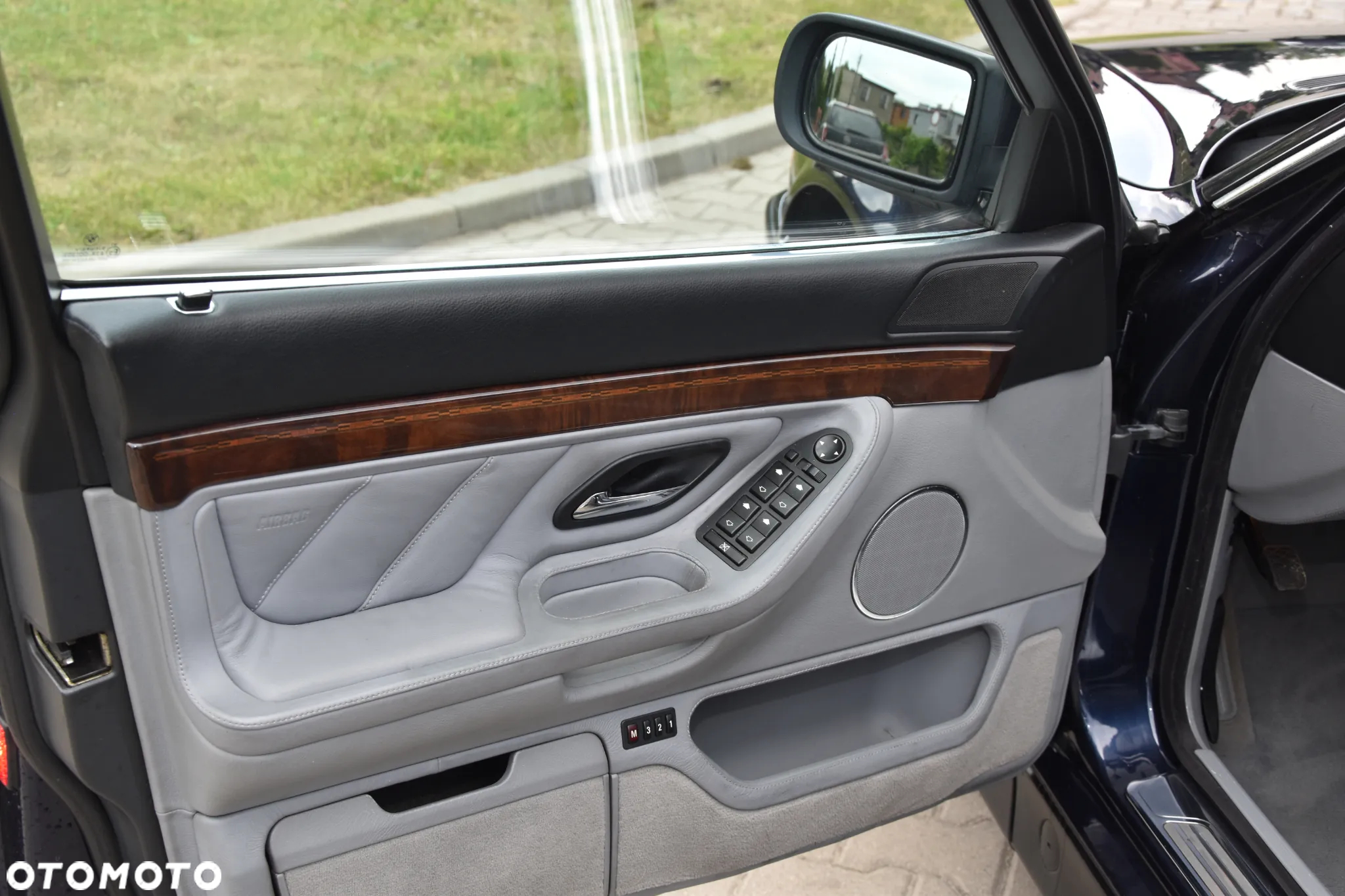 BMW Seria 7 750iL - 36
