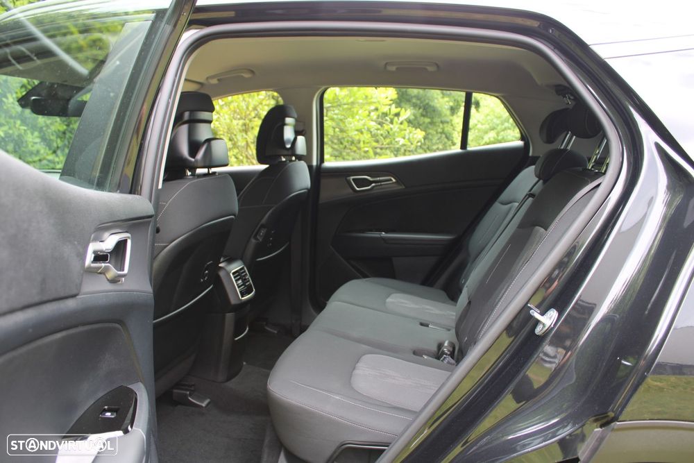 Kia Sportage 1.6 T-GDI AWD Base - 7