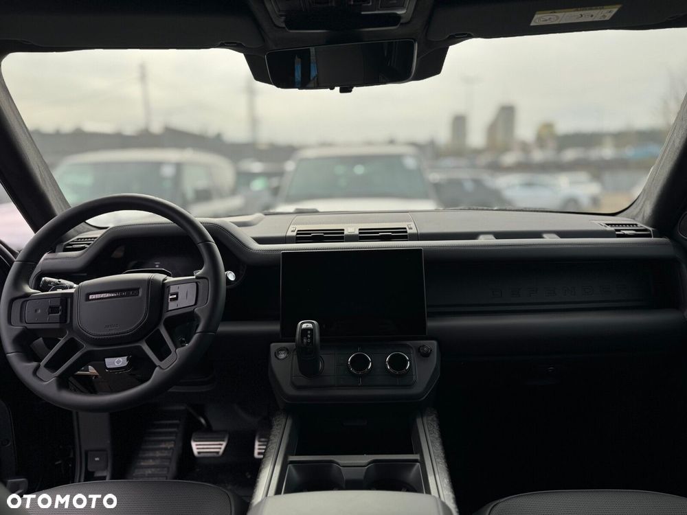 Land Rover Defender - 16