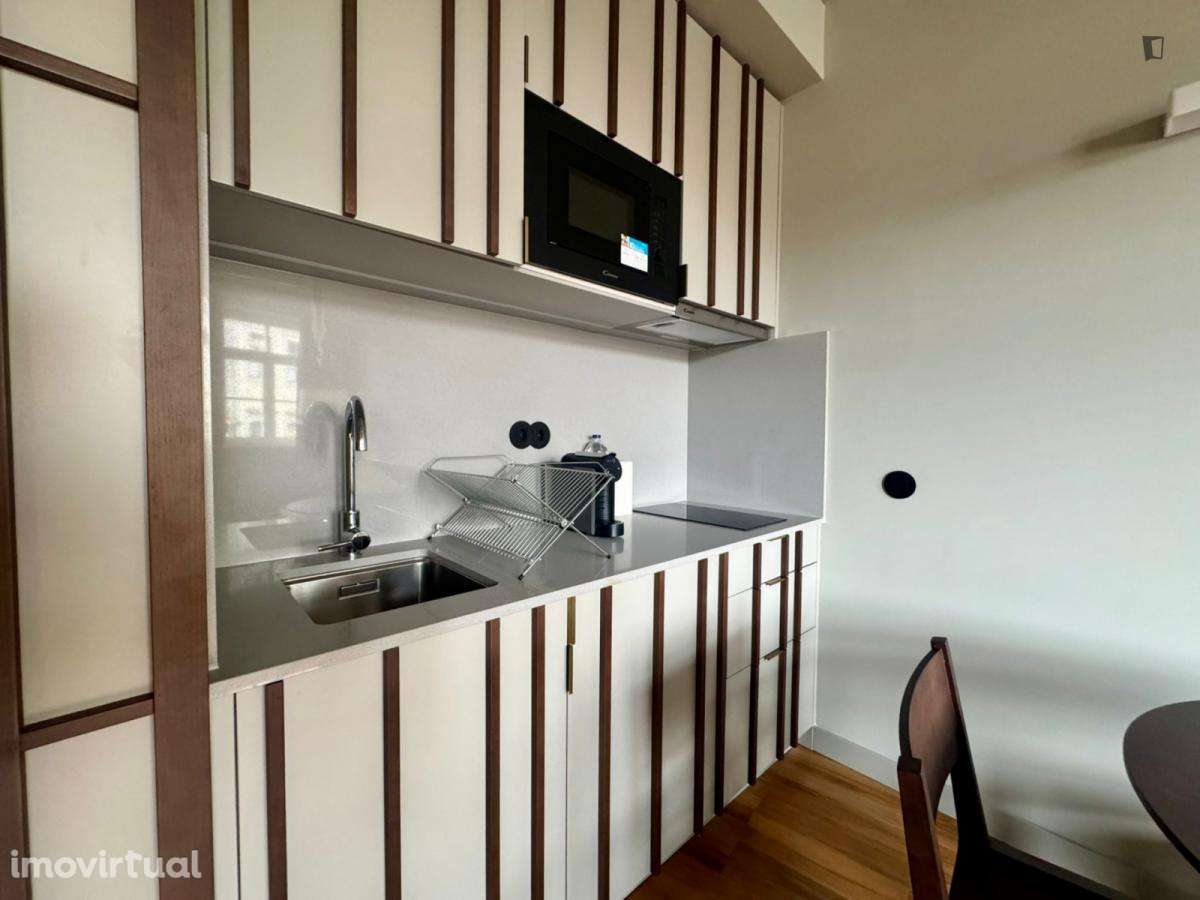 Apartamento com 1 quartos - localizado em Sé Porto - Grande imagem: 3/7