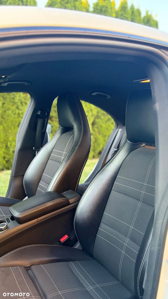 Mercedes-Benz CLA 200 Peak Edition - 18