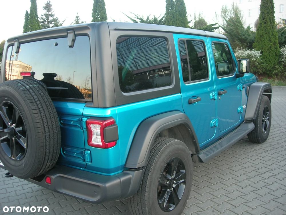 Jeep Wrangler - 12