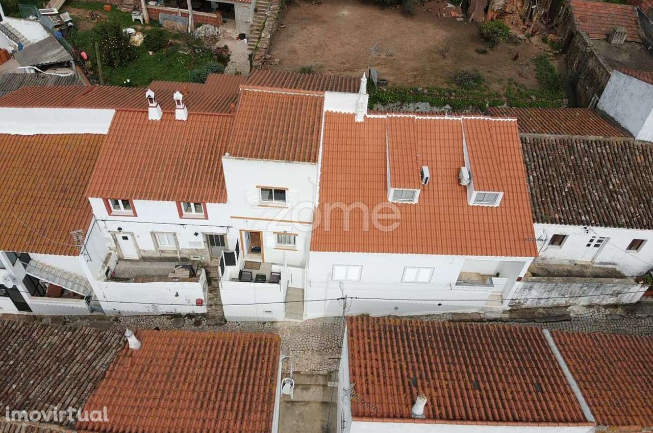 Moradia V2 geminada c/ lugradouro em Rua de Cima, Messines - Grande imagem: 5/53