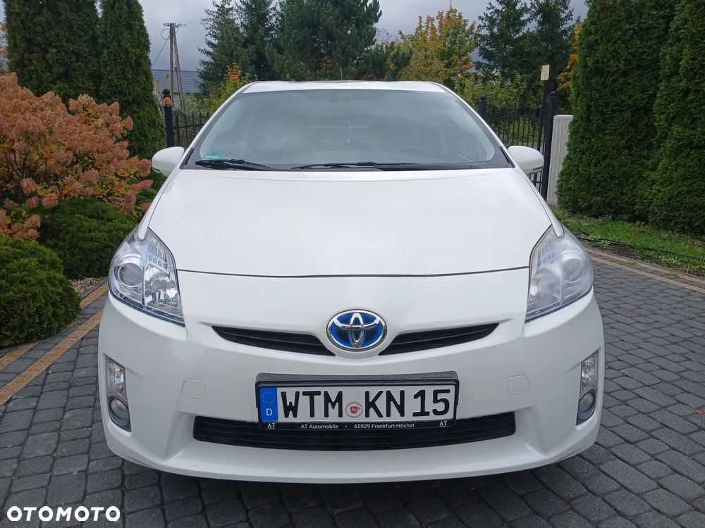 Toyota Prius (Hybrid) Executive - 8