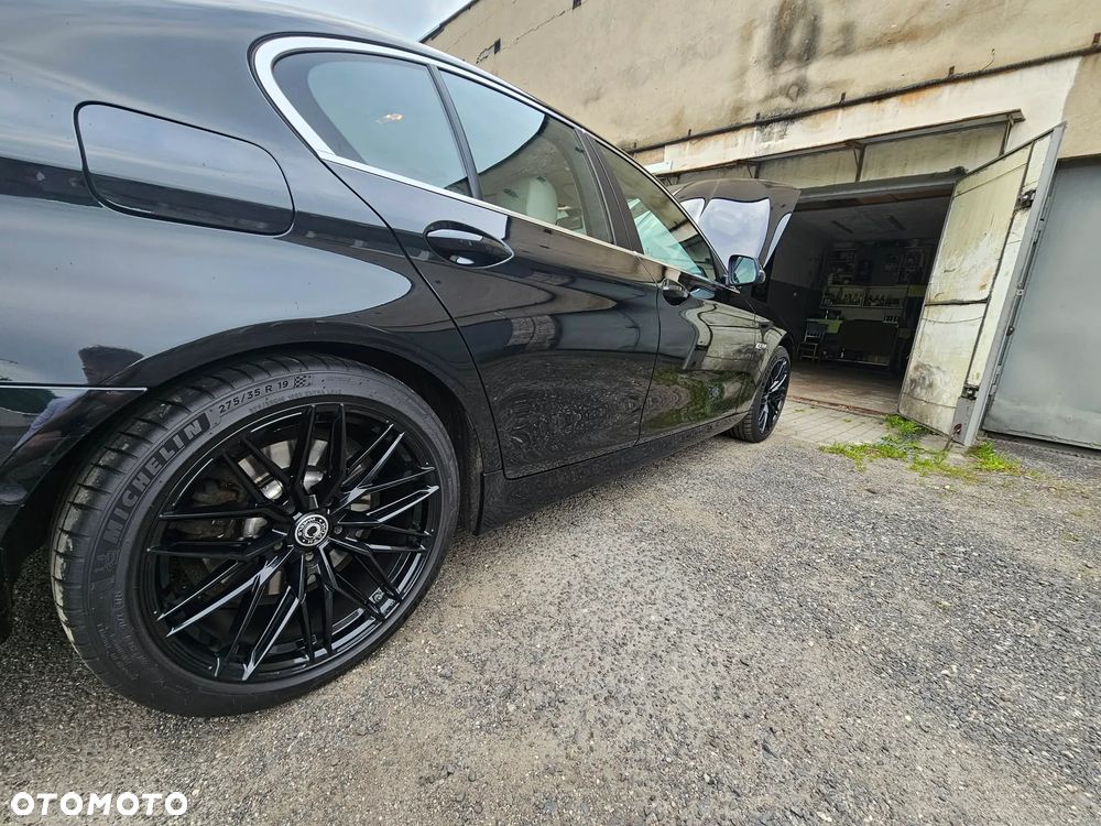 BMW Seria 5 525d xDrive Luxury Line - 13