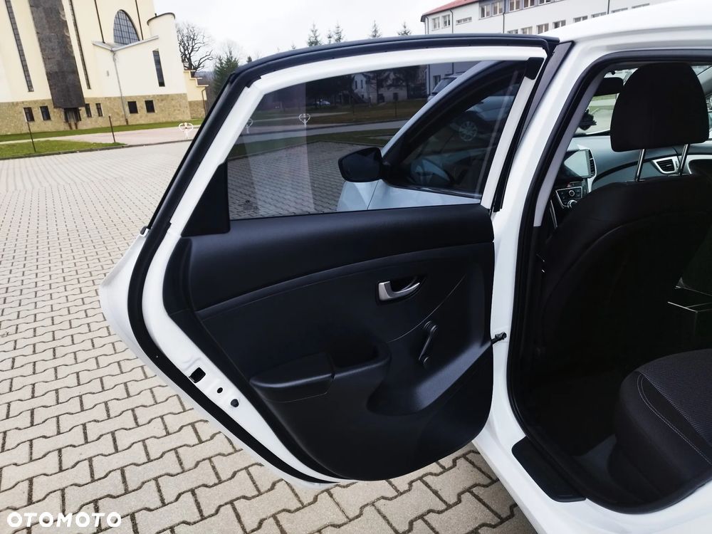 Hyundai i30 blue 1.4 Style - 25