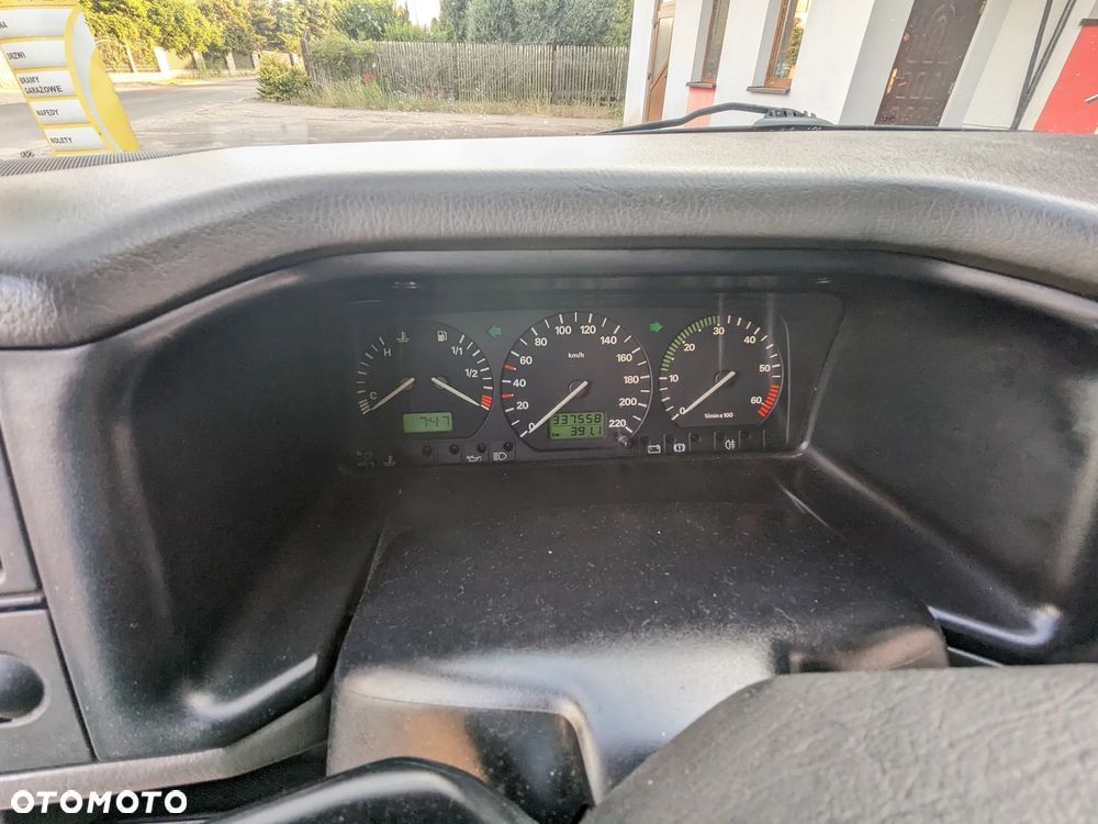 Volkswagen Caravelle GL - 9