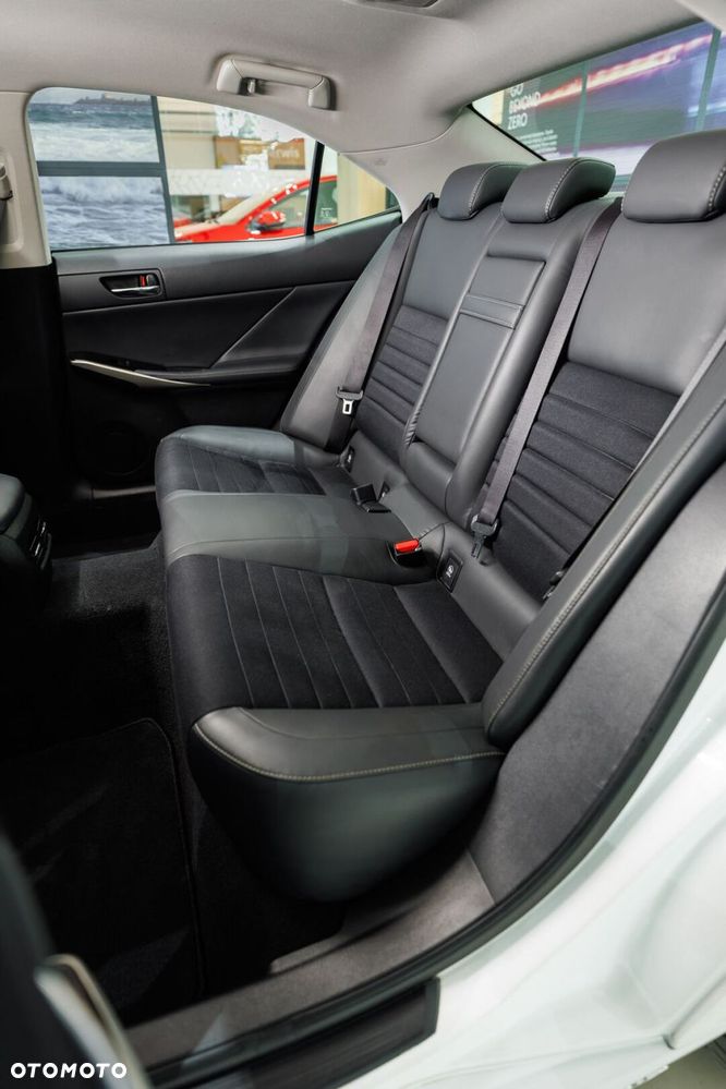 Lexus IS - 21