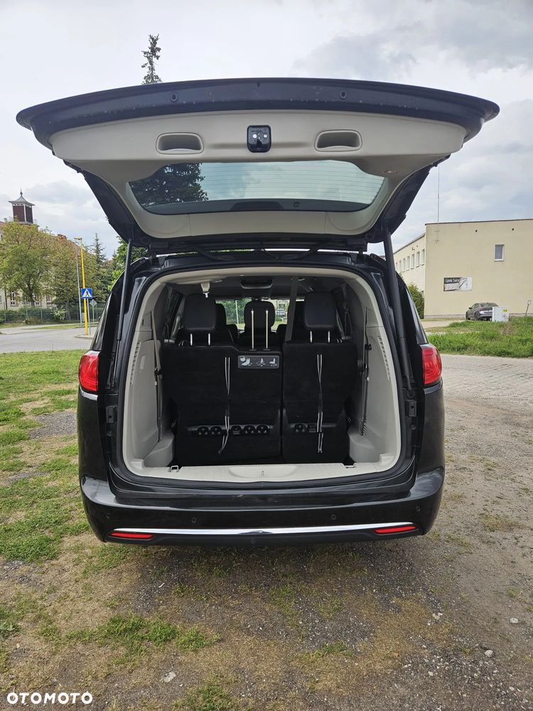 Chrysler Pacifica - 9