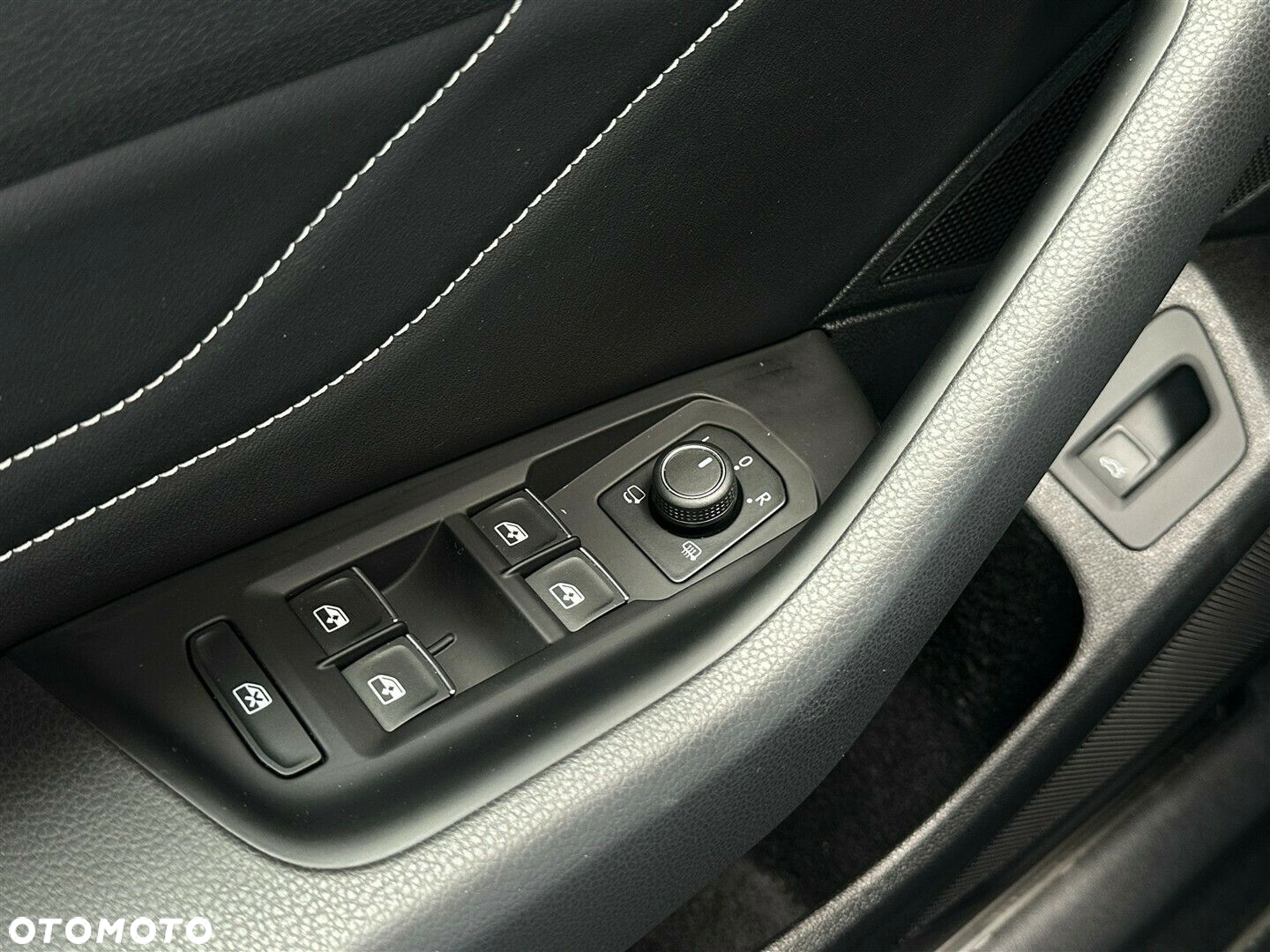 Volkswagen Arteon 2.0 TSI R-Line DSG - 16