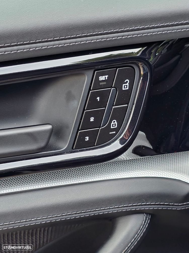 Porsche Panamera 4 E-Hybrid - 20