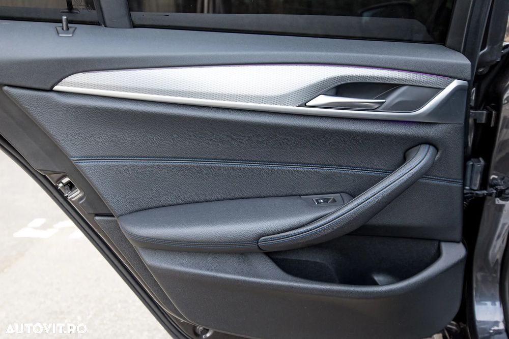 BMW Seria 5 520i AT - 35