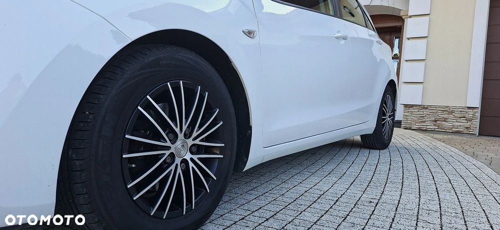 Hyundai i30 blue 1.4 Style - 6