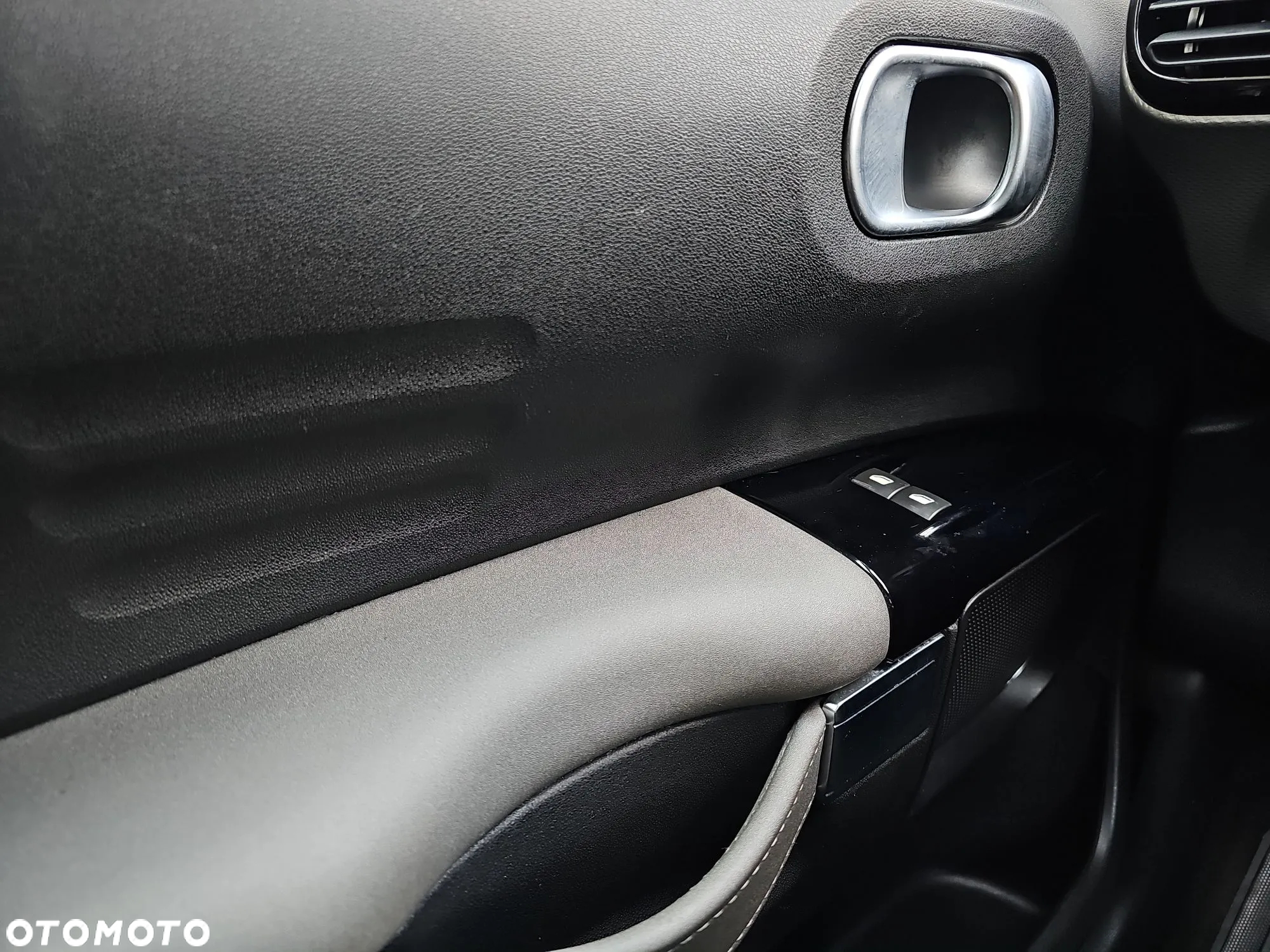 Citroën C4 Cactus 1.2 PureTech Shine S&S EAT6 - 16